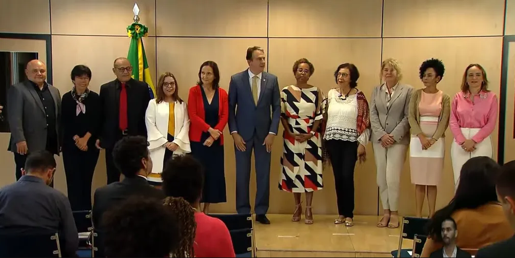 Ministro da Educação, Camilo Santana, anuncia novos secretários da pasta.
